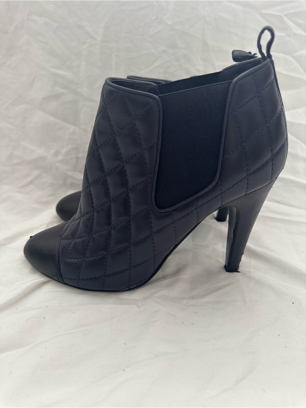 CHANEL Black Navy Leather Quilted Pointed-Toe Stiletto Ankle Booties 39 - Picture 3 of 7